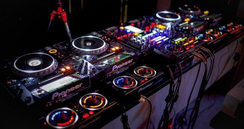 Choáng trước dàn thiết bị DJ “khủng” của MIX.X tại The Remix 2017